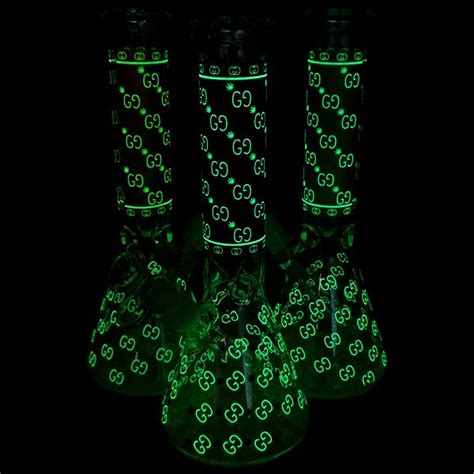 Glow In The Dark Gucci Bong 26cm .